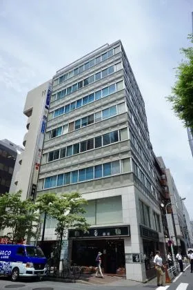 銀座朝日ビルの外観