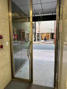 銀座サワモトビルの外観