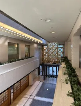 城山トラストタワーの外観
