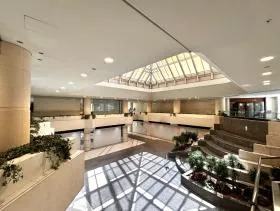 城山トラストタワーの外観