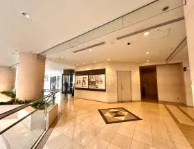 城山トラストタワーの外観