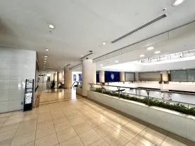 城山トラストタワーの外観