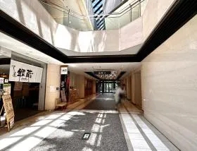 城山トラストタワーの外観