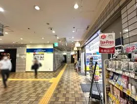 メトロシティ神谷町に入ったら左に進む