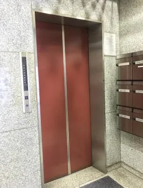 第2鈴丸ビルの外観
