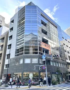 虎ノ門ラポートビルの外観