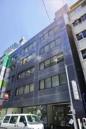 西新橋中ビルの外観