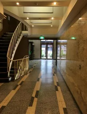 虎ノ門実業会館 本館の外観