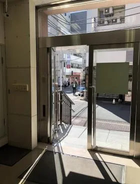 日新横山町ビルの外観
