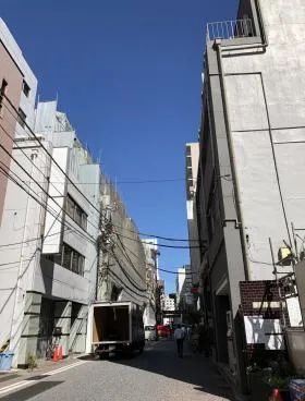 日新横山町ビルの外観