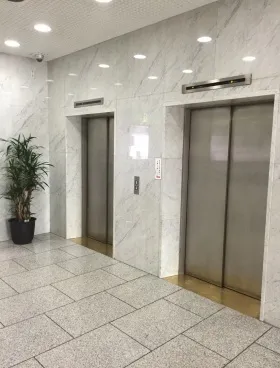 兜町偕成ビル本館の外観