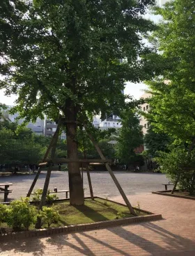 兜町偕成ビル本館の外観