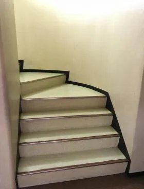 樋口本店ビルの外観