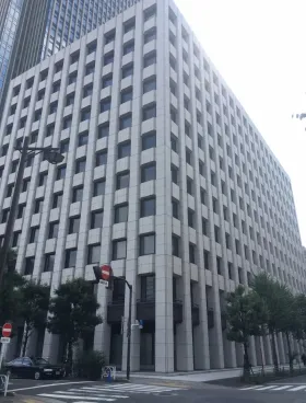 三井2号館ビルの外観