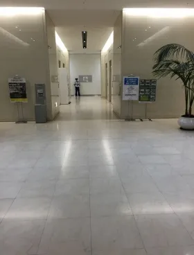 三井2号館ビルの外観