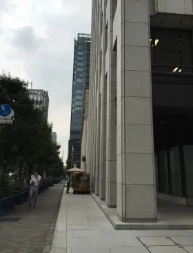 三井2号館ビルの外観