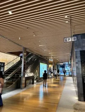 室町東三井ビルディングの外観