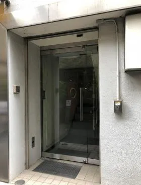 虎ノ門川村ビルの外観