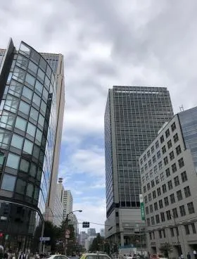 虎ノ門川村ビルの外観