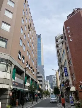クアトロ室町ビルの外観