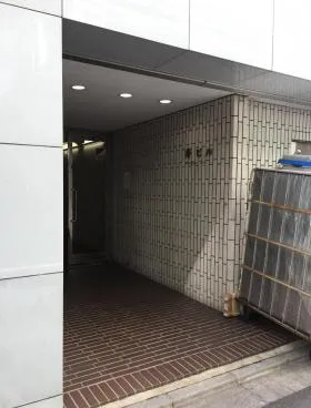寿ビルの外観