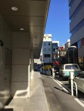 日土地人形町ビルの外観