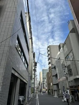 上村工業東京支社ビルの外観