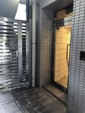 ロイクラトン虎ノ門の外観