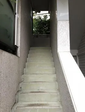 日産研会館の外観