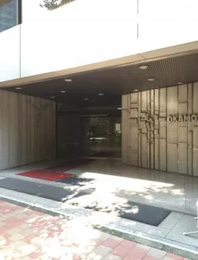 岡本ビルの外観