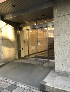 日産江戸橋ビルの外観