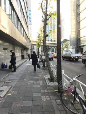 日産江戸橋ビルの外観