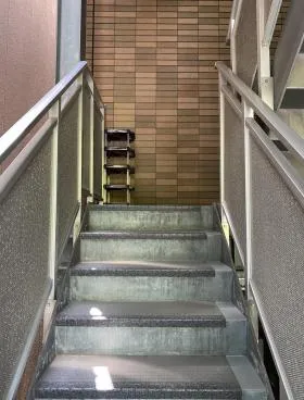 貸事務所ビルの外観
