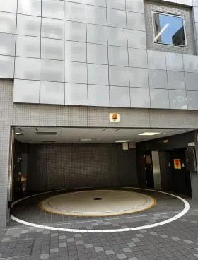 オーク入船ビルの外観