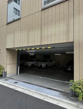 バド銀座東(旧秀和第3築地)ビルの外観