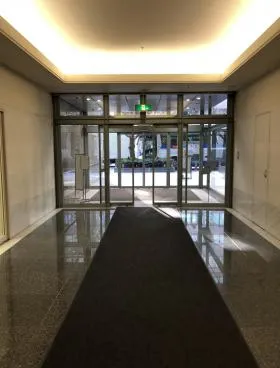 福岡ビルの外観