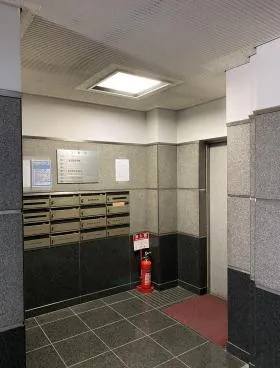 吉和田ビルの外観