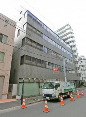 前田セントラルビルの外観