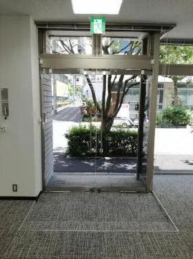 Daiwa猿楽町ビルの外観