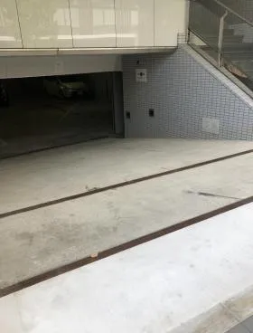 丸神ビルの外観