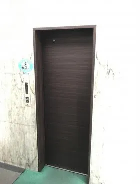 第1小林ビルの外観