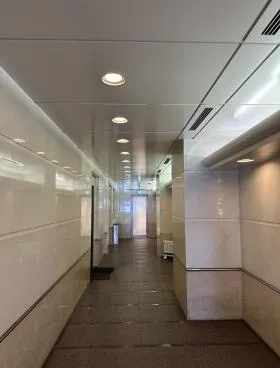 日本工築2号館ビルの外観