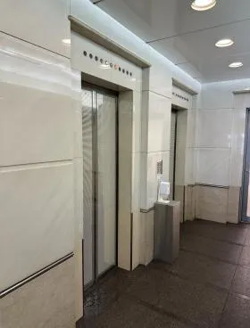 日本工築2号館ビルの外観