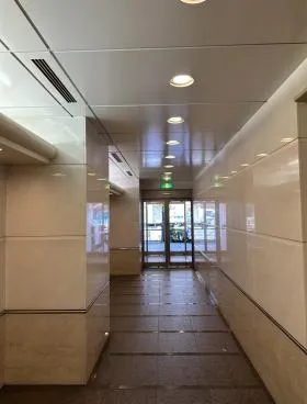 日本工築2号館ビルの外観