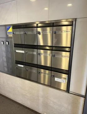 日本工築2号館ビルの外観