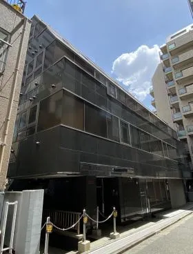 トウセン隼町ビルの外観