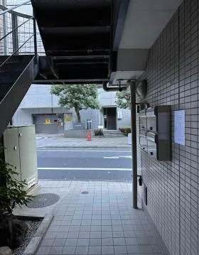小松ビルの外観