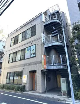 小松ビルの外観