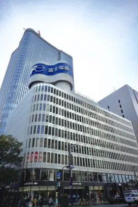 東宝ツインタワービルの外観