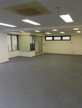 布萬スカイビルの外観